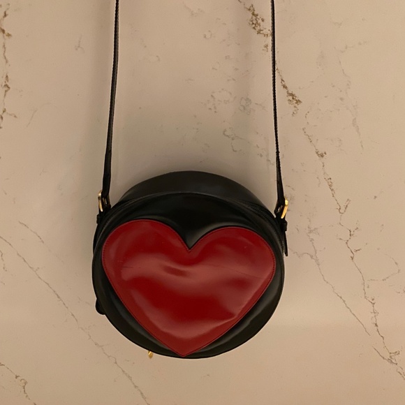 MOSCHINO Redwall Black Leather Red Heart Circle Round Shoulder Bag Vintage Rare - Picture 3 of 16